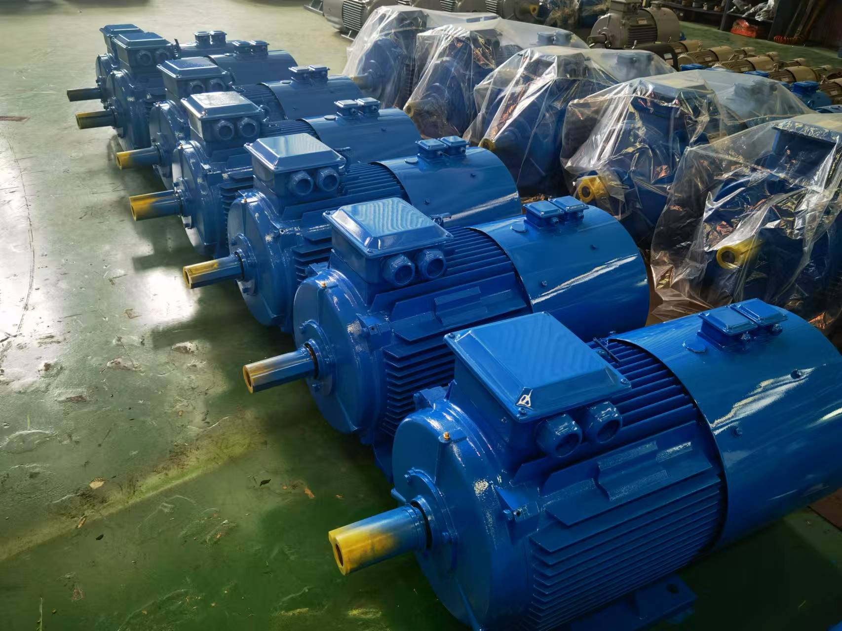 交流电机成品库3